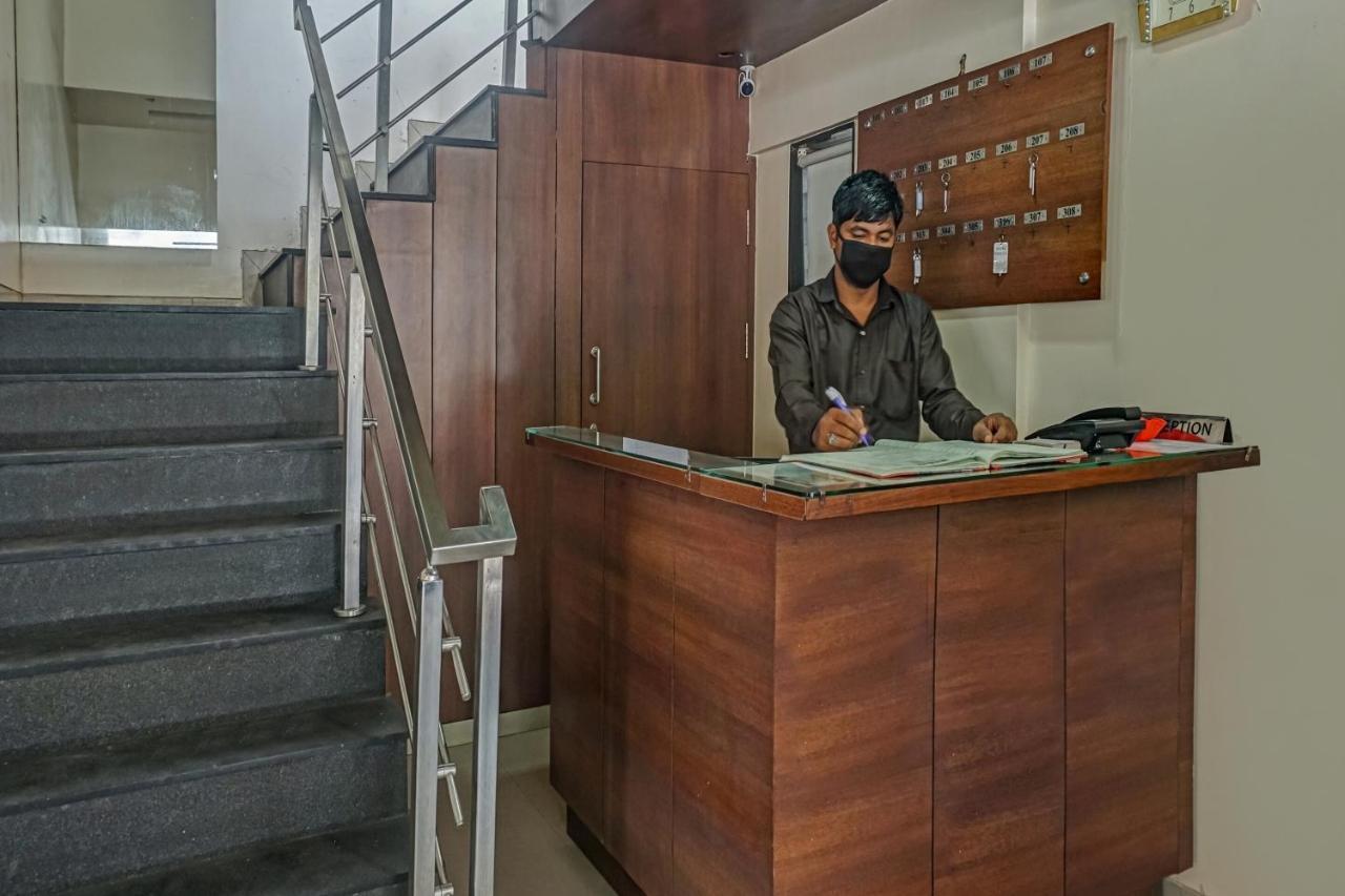 Oyo Flagship 75444 Hotel Kinara Lodging & Boarding Mangvadi Exterior foto