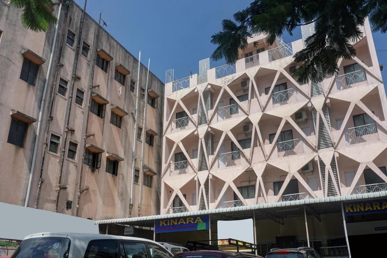 Oyo Flagship 75444 Hotel Kinara Lodging & Boarding Mangvadi Exterior foto